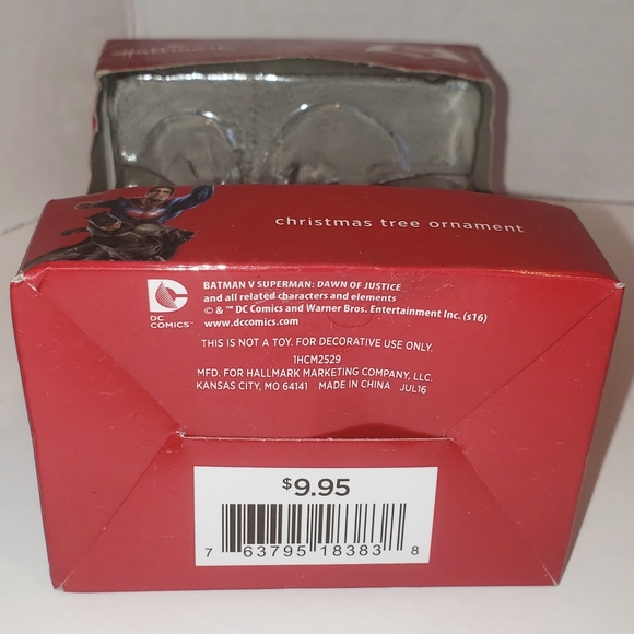 NIB Hallmark Superman Christmas Tree Ornament - Picture 9 of 9